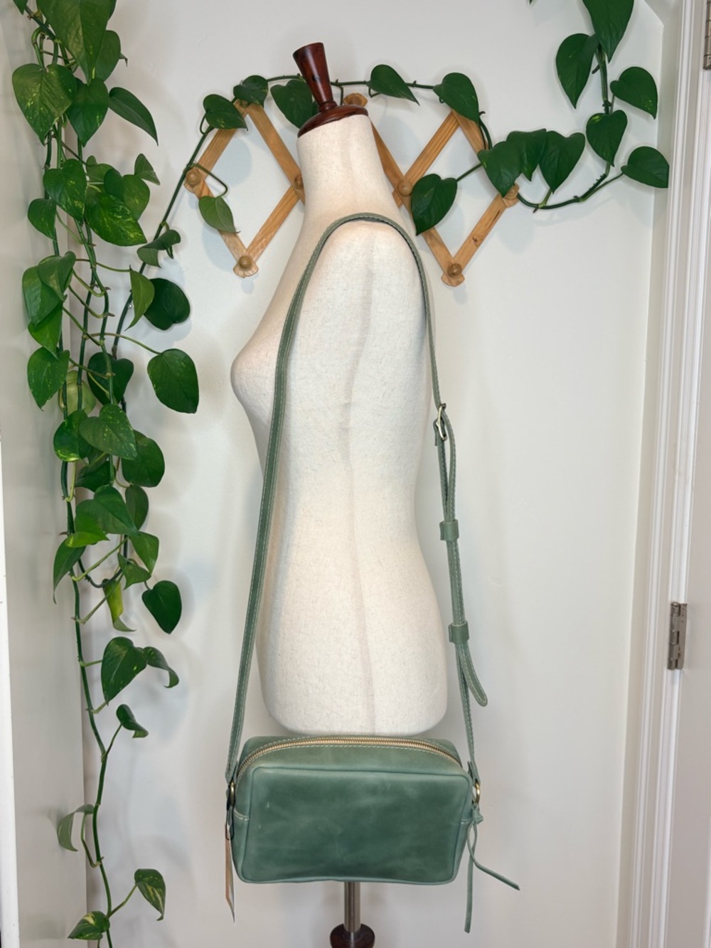 PORTLAND LEATHER Leather Rare Unicorn Camera Bag